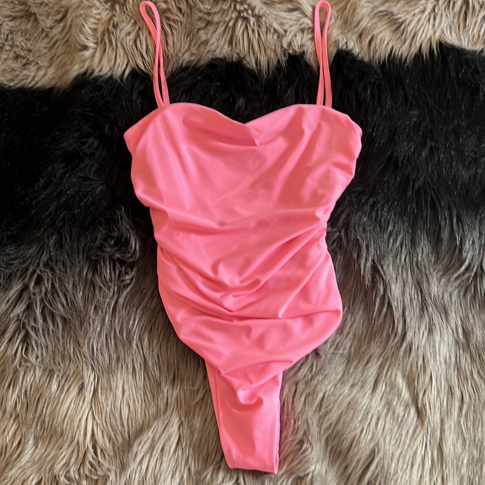 Pretty in pink bodysuit 💕